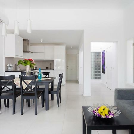 Apartment Eden Island Village 아데제 외부 사진