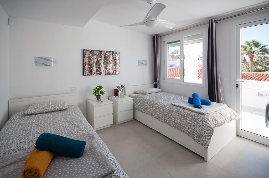 Apartment Eden Island Village 아데제 외부 사진