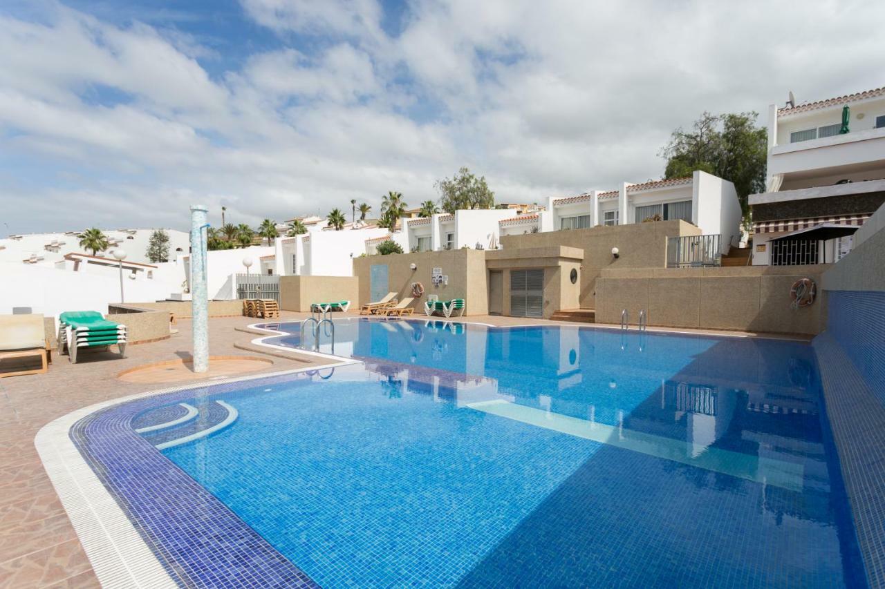 Apartment Eden Island Village 아데제 외부 사진
