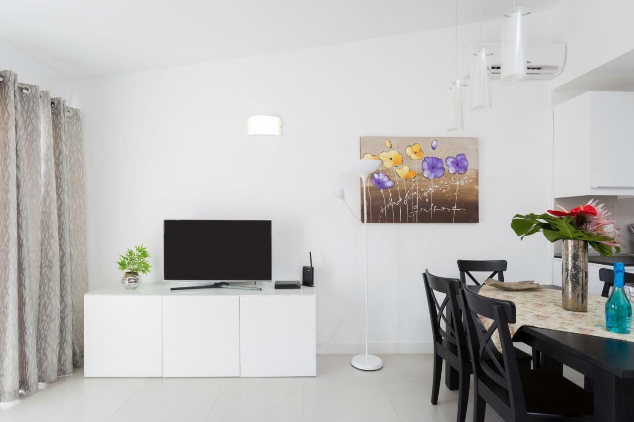 Apartment Eden Island Village 아데제 외부 사진